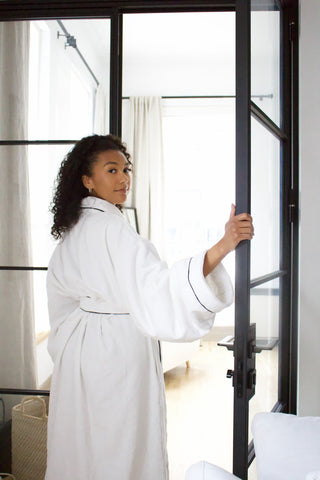 Too Classic Robe