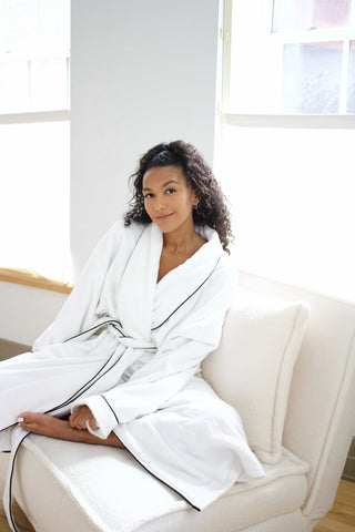 Too Classic Robe